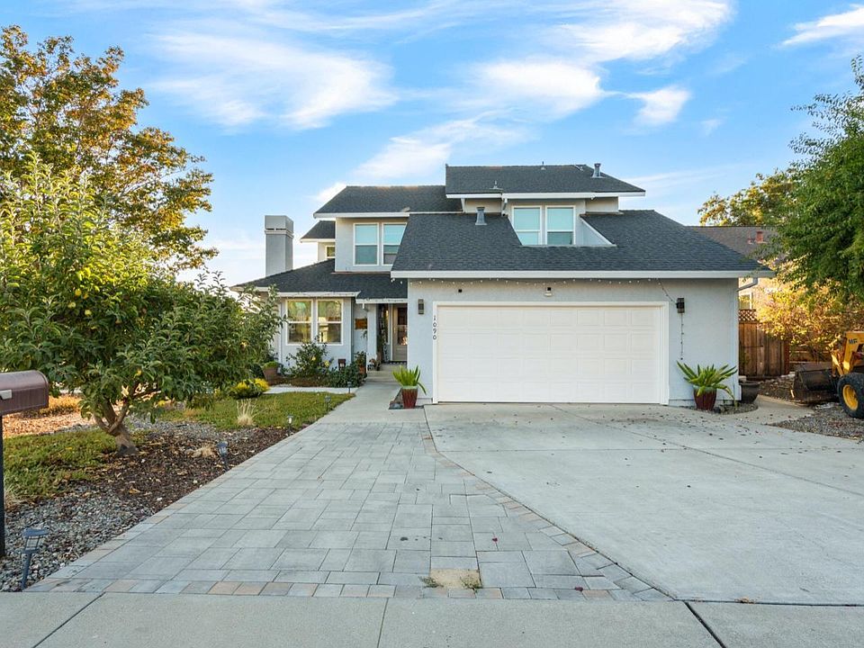 1st image of 1090 Los Altos Dr