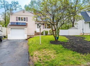 21 Brookside Ct, Colonia, NJ 07067
