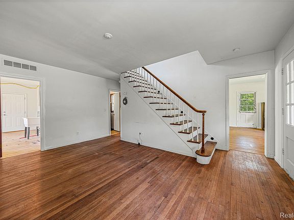 3rd image of 50505 Geddes Rd