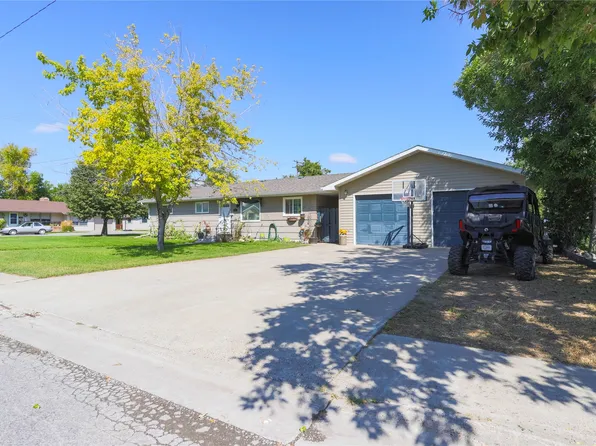 405 1st Ave N, Fairfield, MT 59436