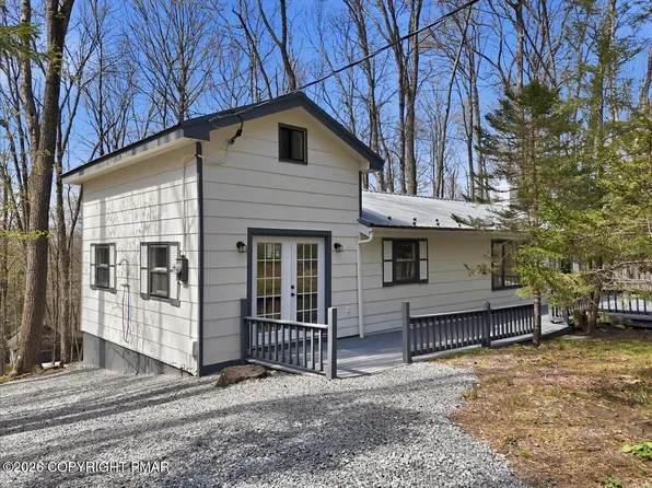 154 Ski Trl, Pocono Lake, PA 18347