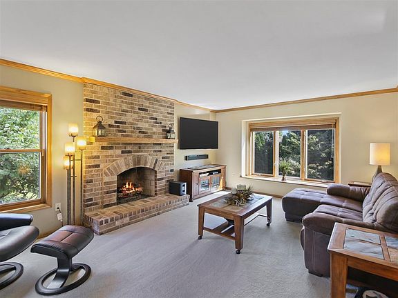 3rd image of 2715 River Edge Ct