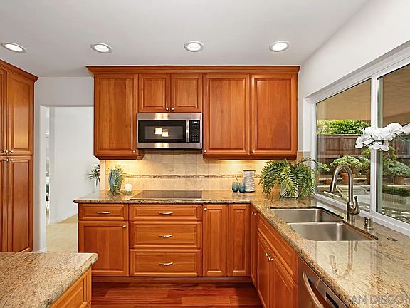 5th image of 6193 Del Paso Ave