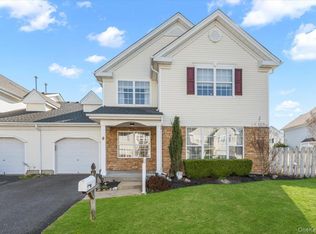 6 Robert Ln, Middle Island, NY 11953
