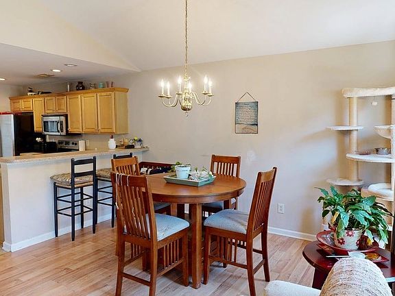 4th image of 4646 Farm Lake Dr.