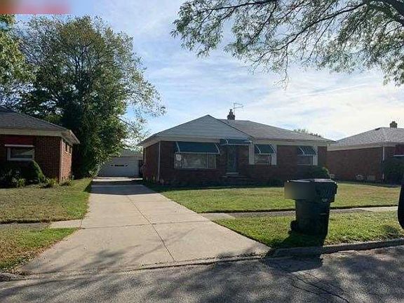 2nd image of 4061 Ascot Ln