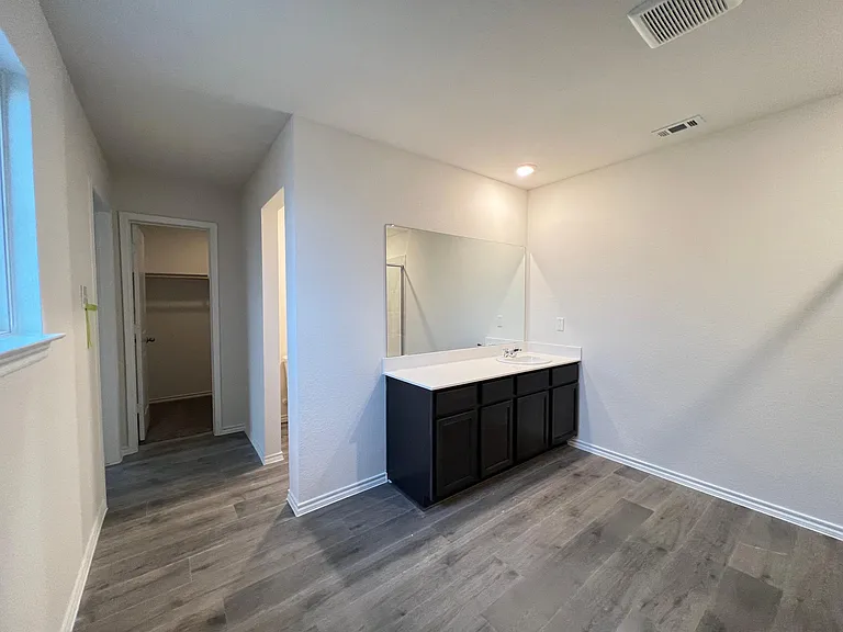 329 Sage St — Photo 17