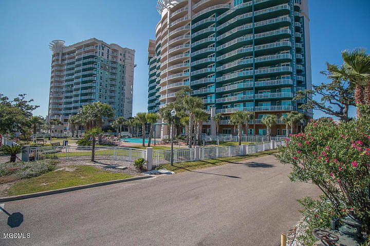 1st image of 2228 Beach Dr APT 209