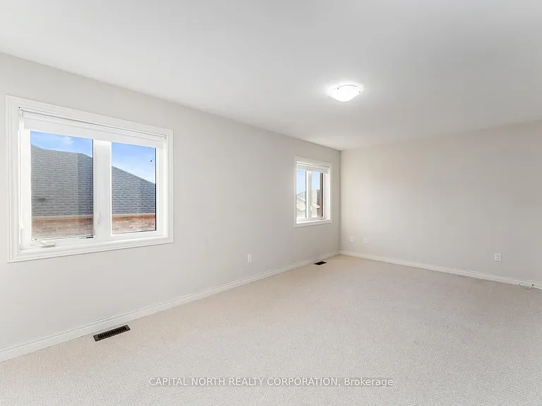 84 Fortis Cres — Photo 21