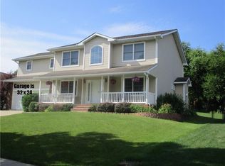 5498 Foxboro Rd, Johnston, IA 50131