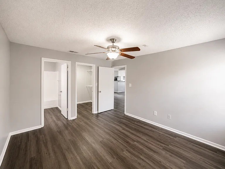 234 Afton Sq — Photo 13