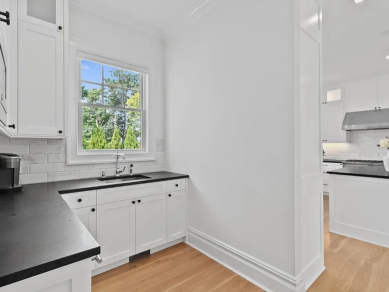 83 Bridgehampton Sag Hbr — Photo 13