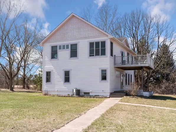 13368 382nd St, Lindstrom, MN 55045