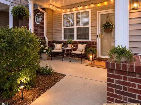 2907 Andover Glen Rd, Raleigh, NC 27604
