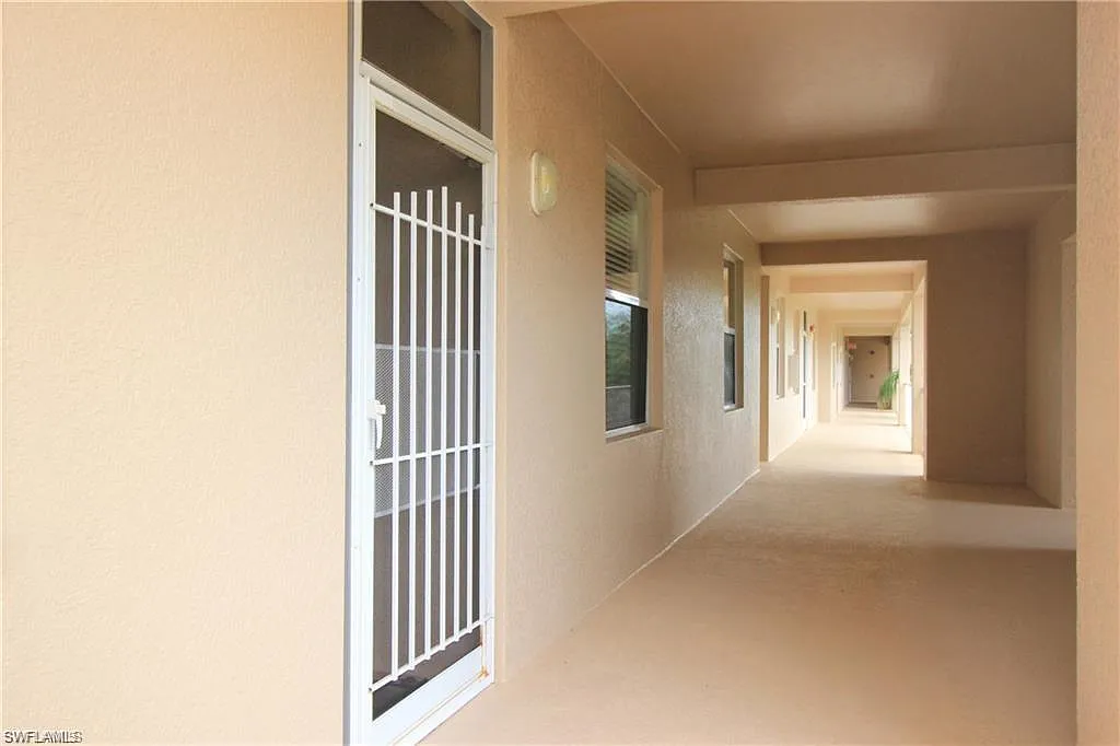 2 bed, 2.0 bath, 1194 sqft, $1,995 — Photo 2