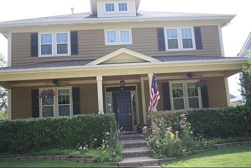 1st image of 323 E Marseilles St