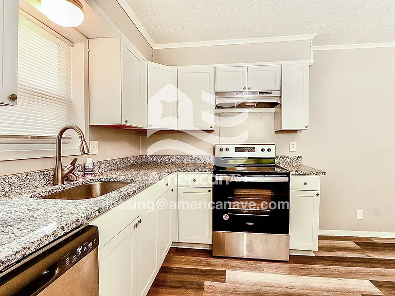 1446851_007_kitchen_14043840.jpg