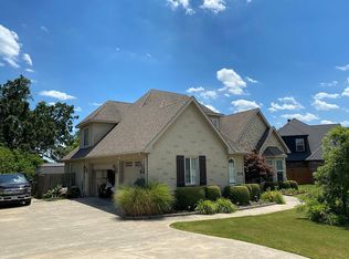 4714 N Rockledge Dr, Fayetteville, AR 72764