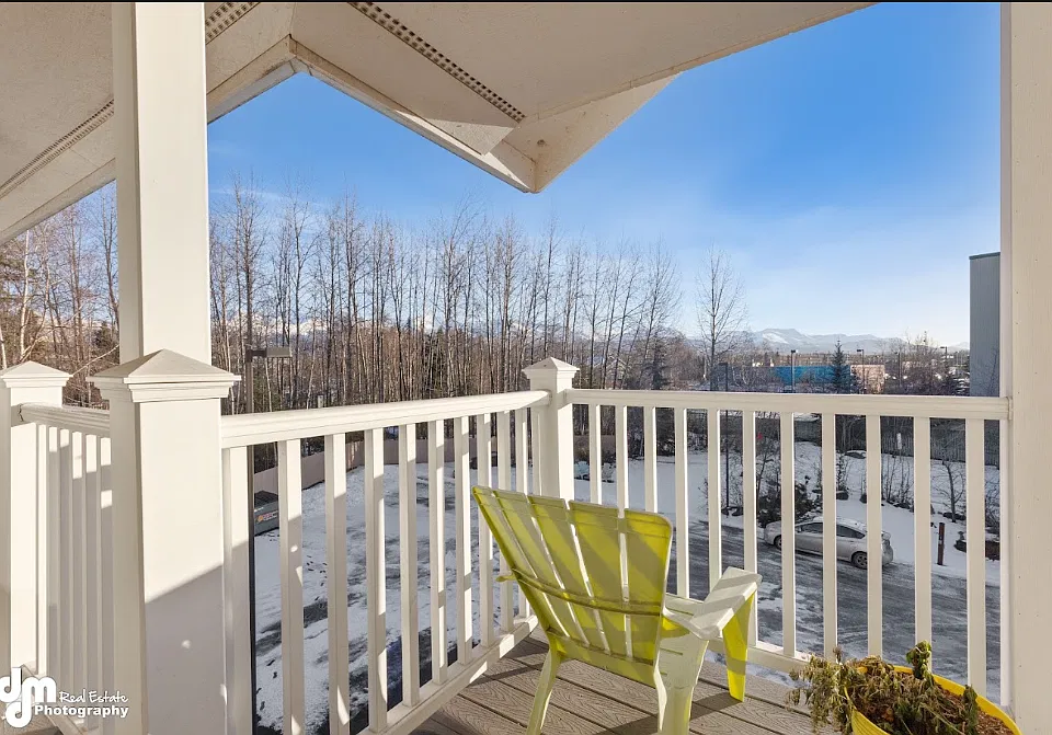 Fully Furnished Units Near UMED District, Anchorage, AK | Athenian Village Apartments