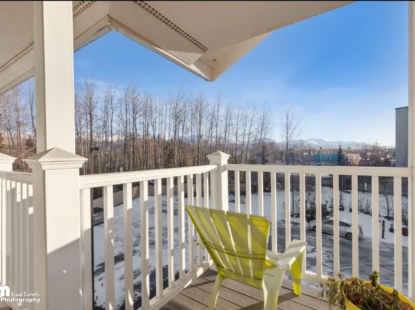 Fully Furnished Units Near UMED District, Anchorage, AK | Athenian Village Apartments