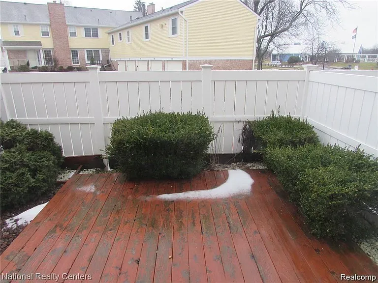 42106 Gladwin St — Photo 24