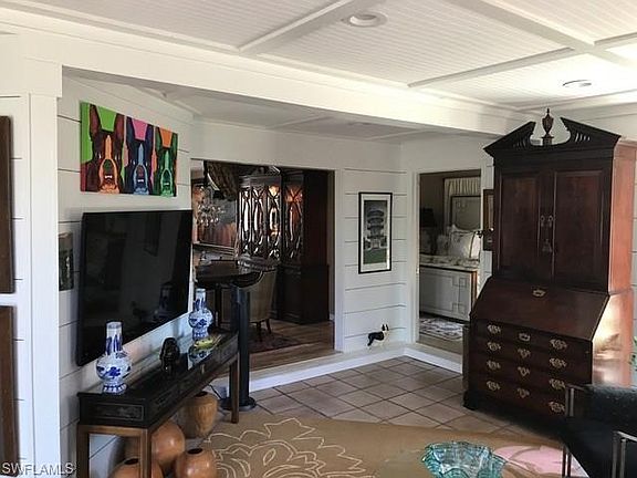 5th image of 8925 Crest Ln