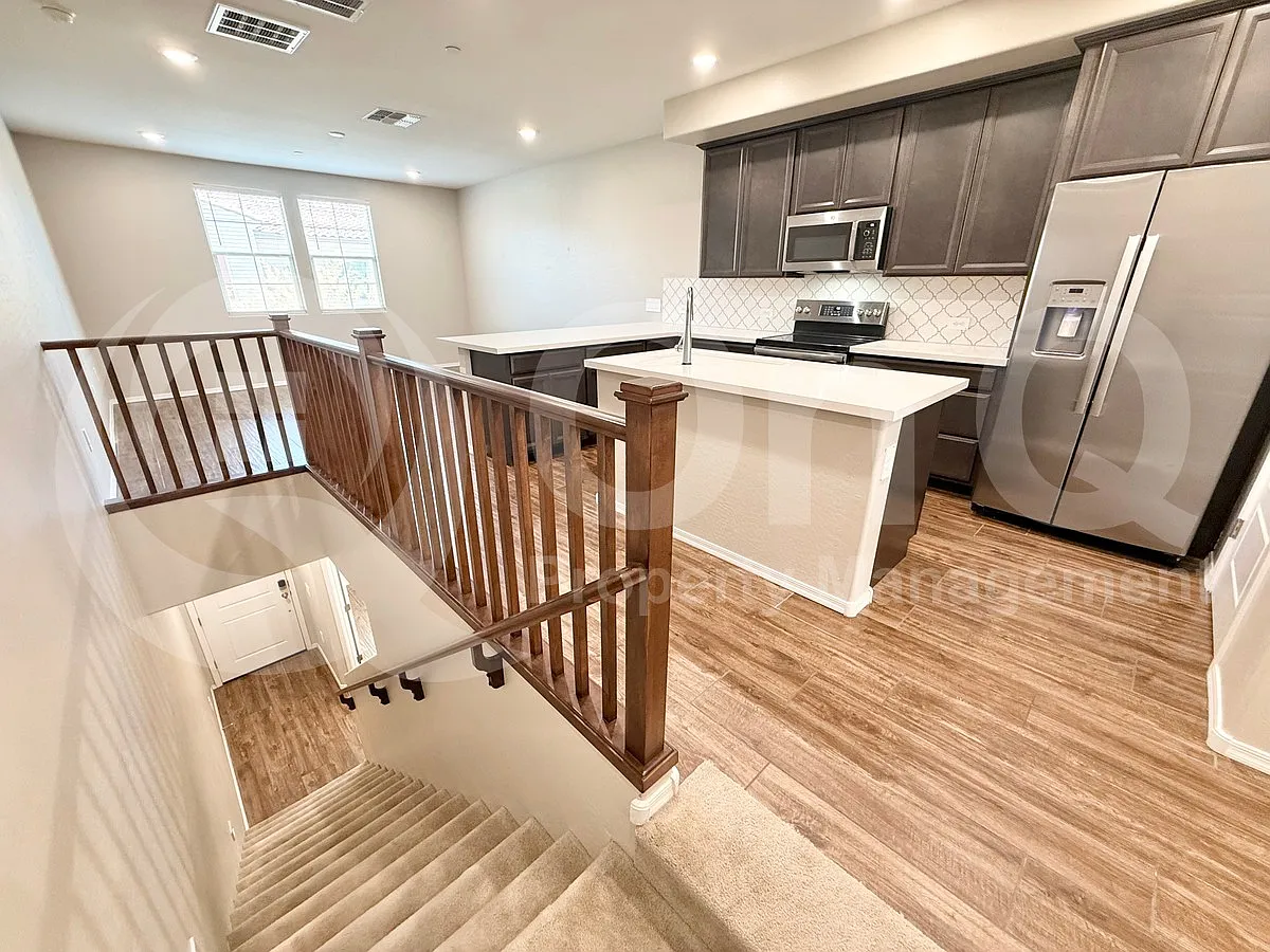 2 bed, 2.0 bath, $1,900 — Photo 4