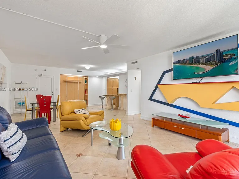 10185 Collins Ave #521 — Photo 8