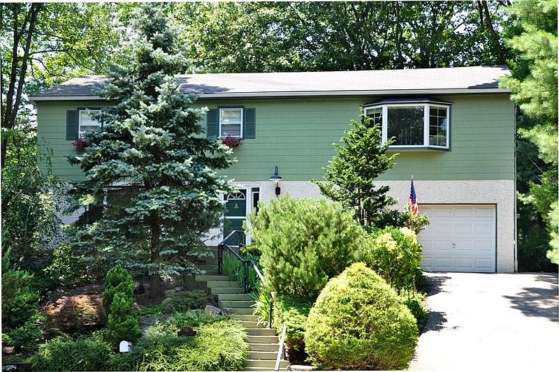 1st image of 59 Lefurgy Ave