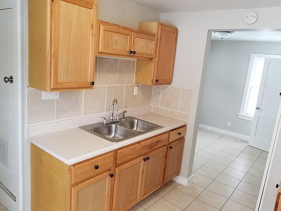 4th image of 1401 E Forrest Hill Ave