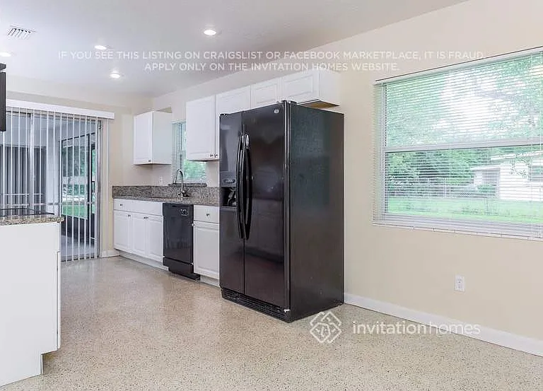 1710 Puritan Ave — Photo 4