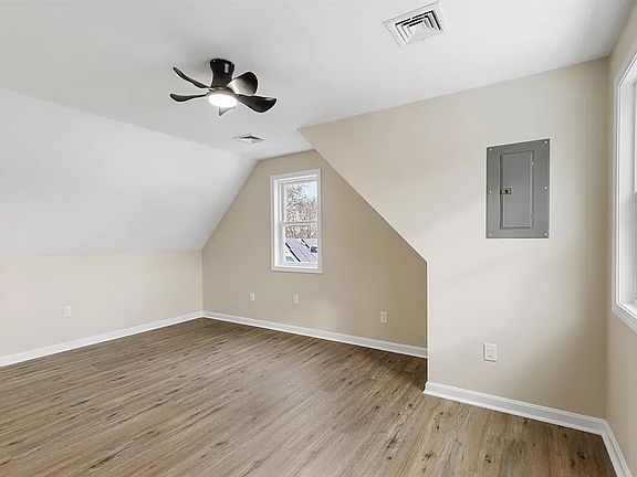 3rd image of 31 Court St #2