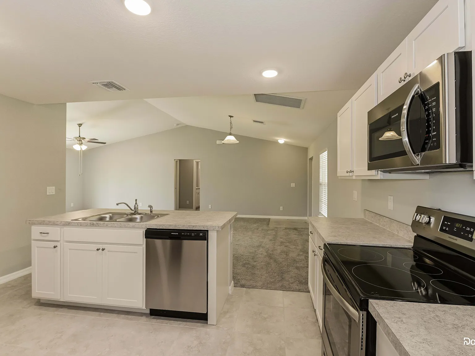 3 bed, 2.0 bath, 1399 sqft, $1,685 — Photo 4