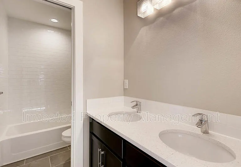 3344 N Williams St — Photo 22