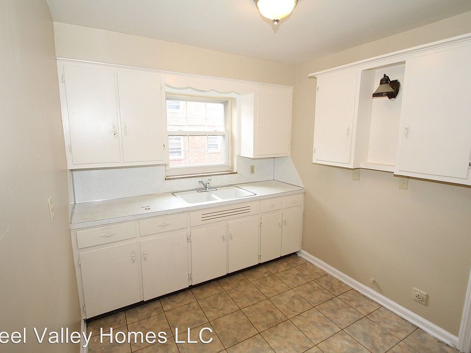 1st image of 4020 Hillman Way APT 3