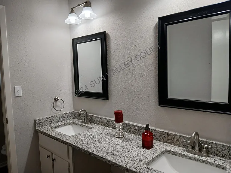3924 Sun Valley Ct — Photo 7