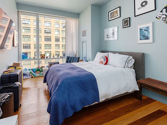 5th image of 311 West Broadway
