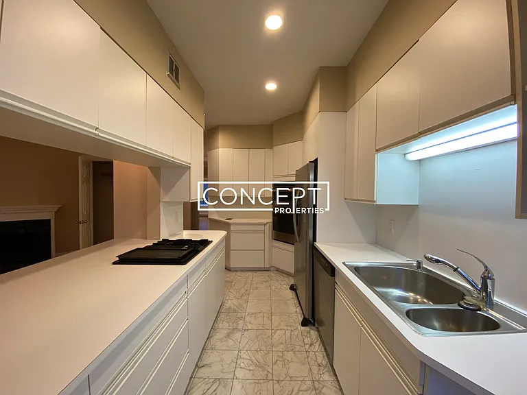 33 Longwood Ave — Photo 18