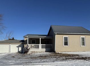 115 N Grand St, Livingston, WI 53554