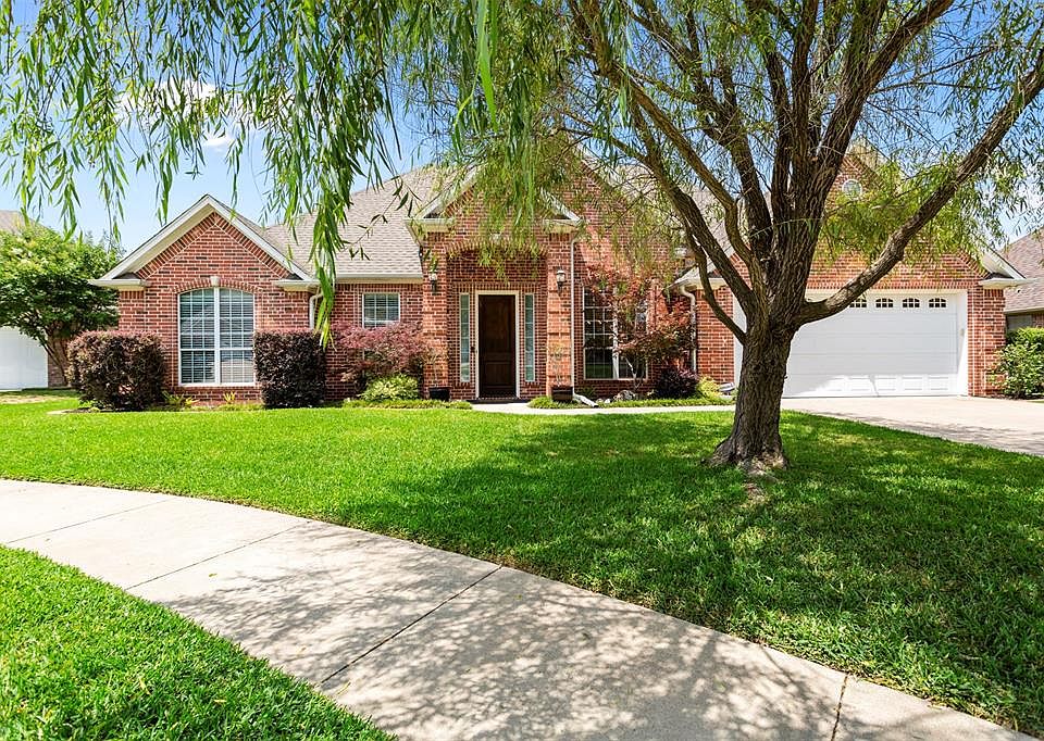 1st image of 16449 Kingston Ct