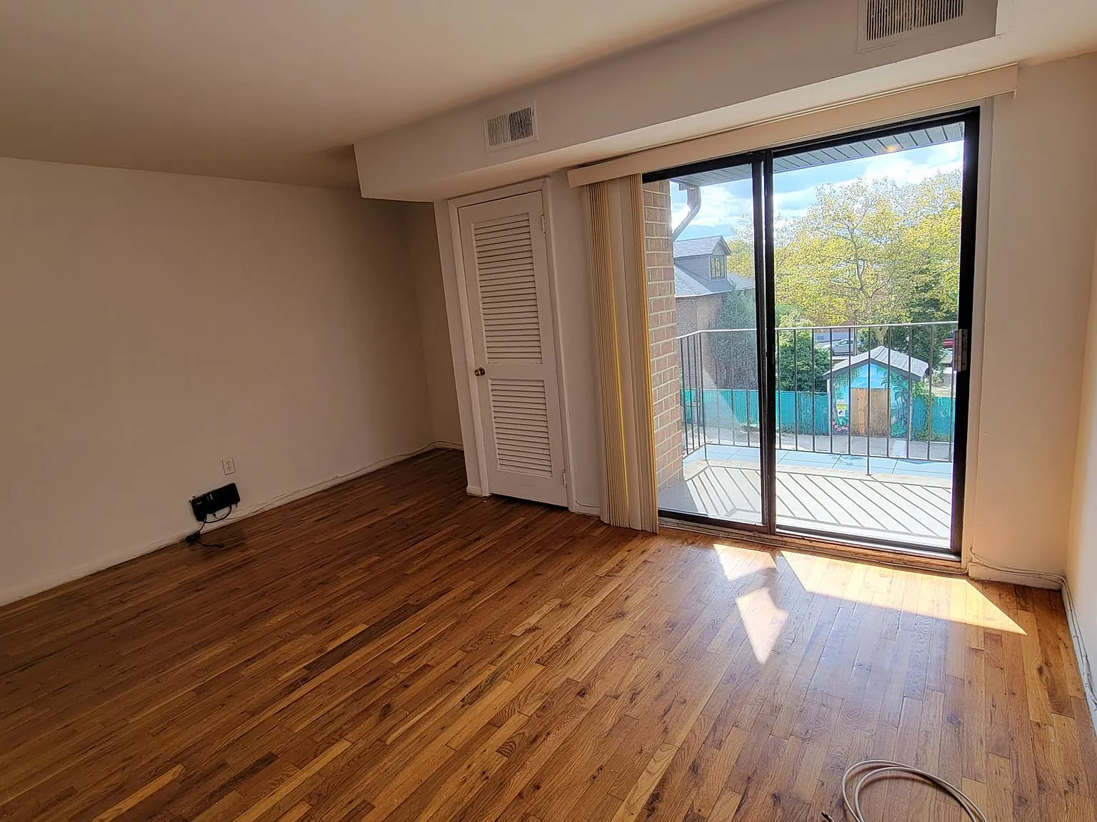 25 Bay Ter — Photo 4