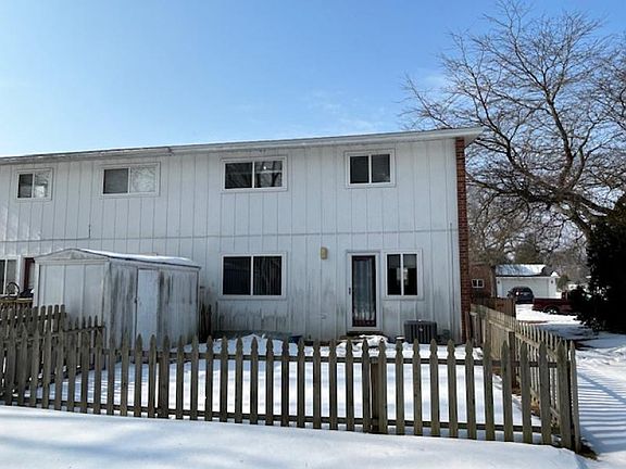 3rd image of 9617 Missouri St #A