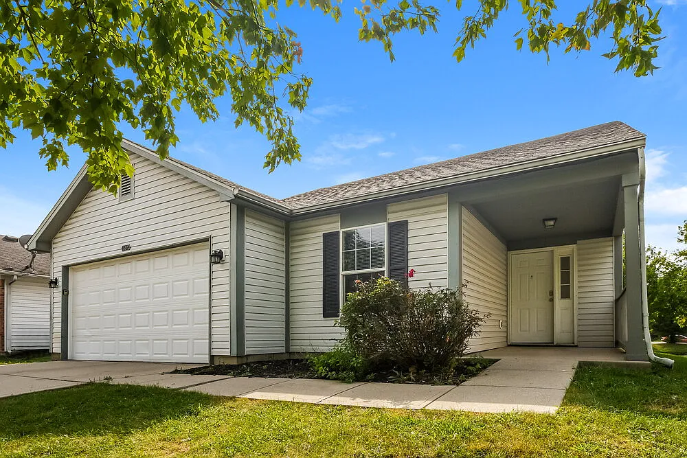 3 bed, 2.0 bath, 1218 sqft, $1,760 — Photo 3