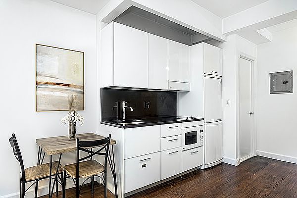 1st image of 212 W 91st St APT 202