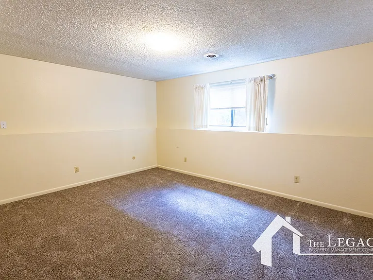 431 S Jefferson St — Photo 6