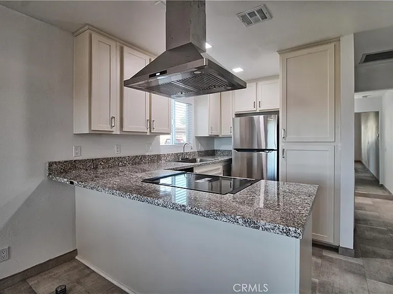 1278 Vista Serena Ave — Photo 6