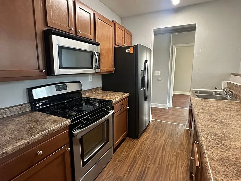 1021 East Carson Street — Photo 27