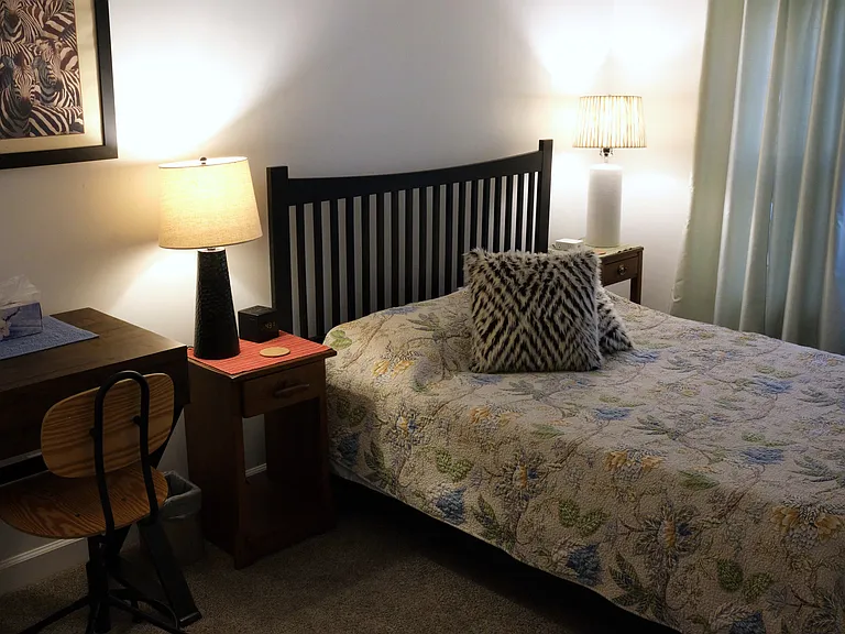 3104 Rosewood Dr — Photo 3