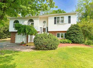 23 Ashton Dr, Saint Albans, VT 05478