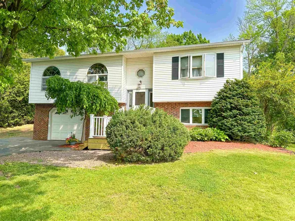 23 Ashton Drive, St. Albans Town, VT 05478